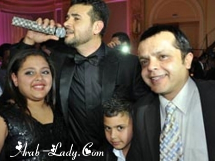 بالصور : محمد هنيدي مع زوجته وأولاده