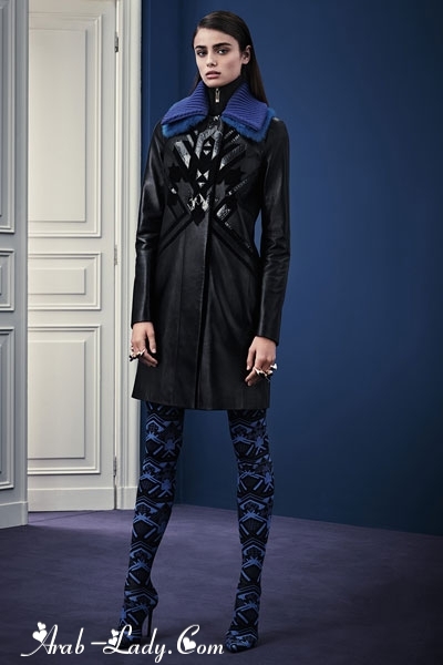 تناغم الأزرق والأسود في أزياء فيرساتشي 2015