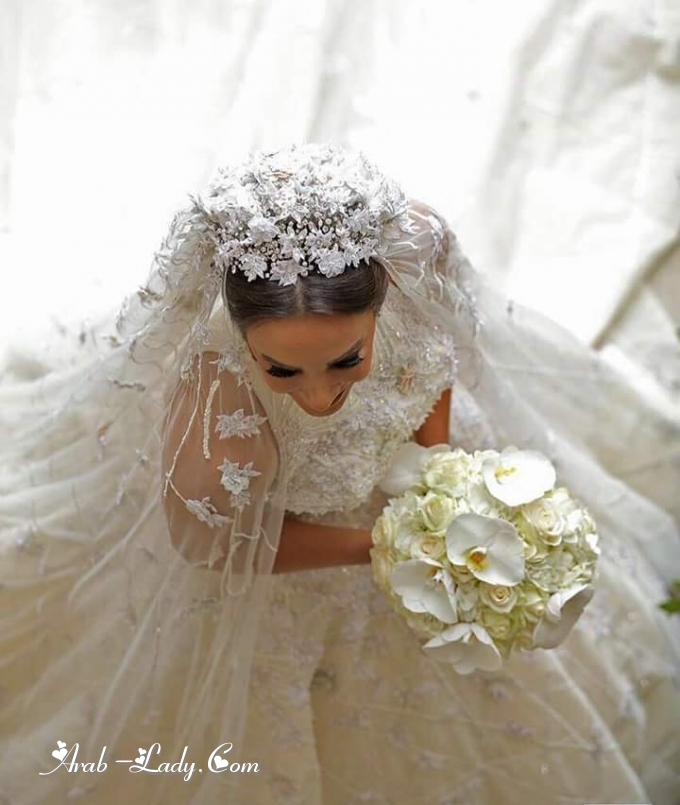 بالفيديو| فساتين زفاف تتسم بالجاذبية والإثارة موضة 2018