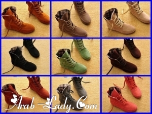 أحذية كاجوال بألوان متميزة ومختلفة.