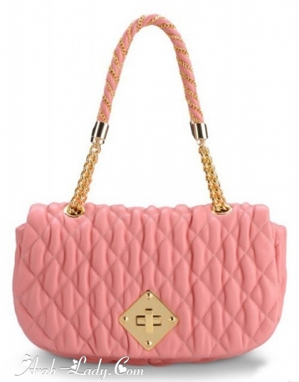 مجموعة راقية من الحقائب من Moschino