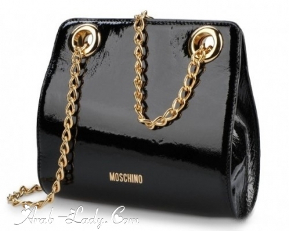 مجموعة راقية من الحقائب من Moschino