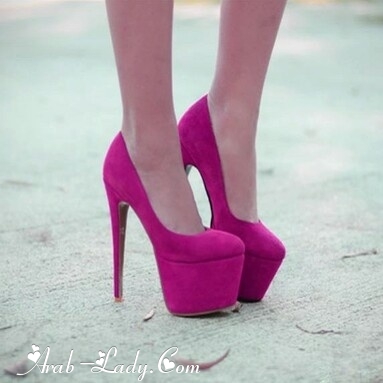 تشكيله رائعه من أحذية الكعب العالي بدرجات اللون الوردي