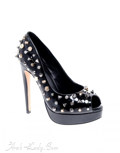 أحدث خطوط الموضة في الأحذية - Studded Shoes