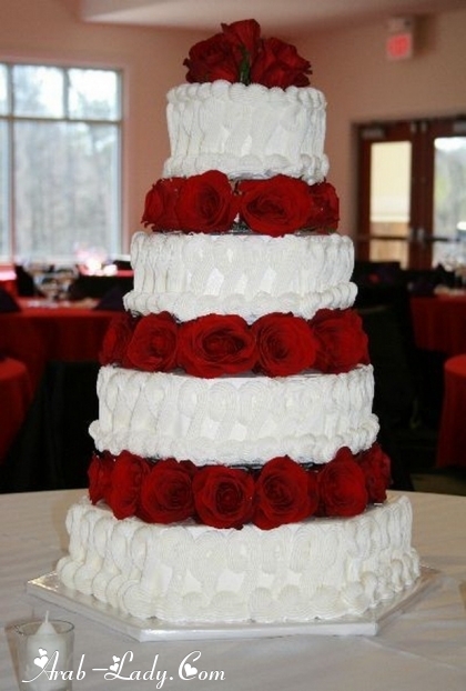 كيكات زفاف مذهلة باللون الأبيض و الأحمر