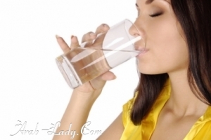 فوائد شرب الماء صباحا على معدة فارغة