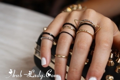 هل تؤيدين لبس الـ (Midi rings) ?