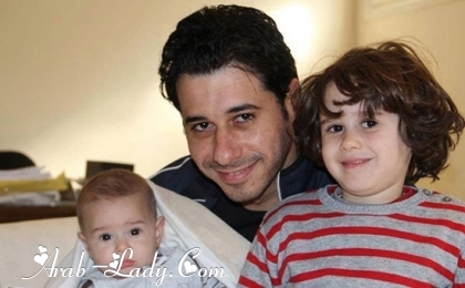 لاول مره أحمد السعدني ينشر صورته برفقة أولاده