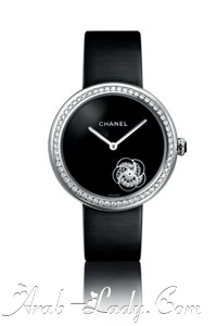 ساعات راقية باللون الأسود من Chanel