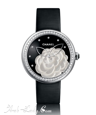 ساعات راقية باللون الأسود من Chanel