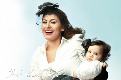 النجمات وبناتهن بأزياء متشابة فأي إطلالة كانت أجمل ؟ النجمات وبناتهن بأزياء متشابة فأي إطلالة كانت أجمل ؟