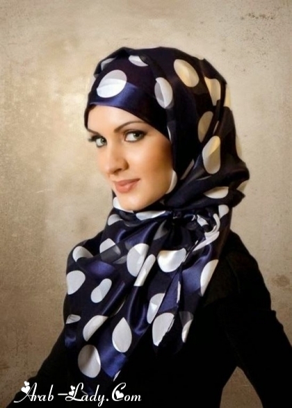 إخرجي من نطاق التقليدية عبر أفكار مميّزة وأنيقة للحجاب! إخرجي من نطاق التقليدية عبر أفكار مميّزة وأنيقة للحجاب!
