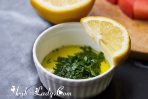 وصفة الليمون والبقدونس الأفضل لخسارة الوزن سريعاً .
