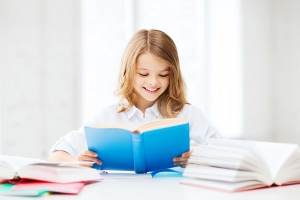 8 وسائل ذكية وفعالة ليحب طفلكِ القراءة