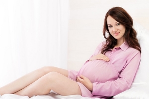  العناية بالمرأة الحامل قبل حدوث الحمل وبعده