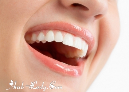 وصفات طبيعية لتبيض الاسنان بسرعة