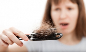 وصفة سحرية وسهلة للقضاء على تساقط الشعر نهائيا