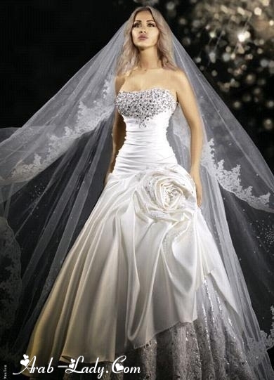 اختاري فستان العروس باللون الرمادي لتتألقي بجاذبية يوم زفافك