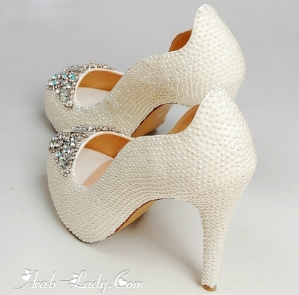 اختاري حذاء الأحجار البراقة لتتألقي في يوم زفافك بجاذبية ساحرة