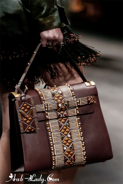 الزخارف التقليدية تميز حقيبتك الربيعية لأناقة مميزة وإطلالة راقية