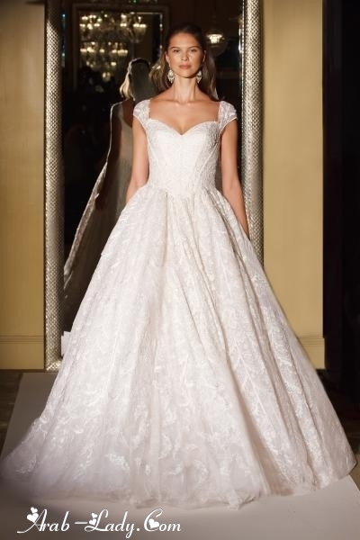 تنورة سندريلا أناقتك المثالية في فستان الزفاف لموسم ربيع 2017