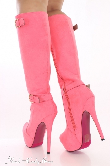 اختاري إطلالاتك مع الحذاء الوردي الخاص بموسم ربيع 2017