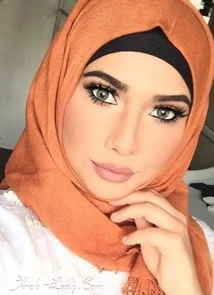 تميزي في إطلالاتك بأناقة مثالية مع ماكياج مناسب للمحجبات