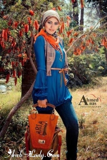 تألقي بحجابك مع لمسة اللون الأزرق والبرتقالي في موسم 2017