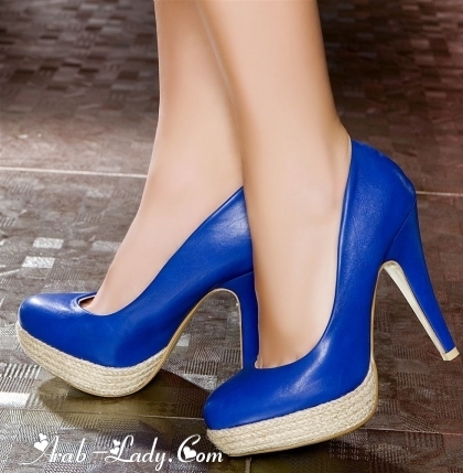 إطلاق تشكيلة مميزة من أحذية الكعب العالي بلمسة اللون الأزرق