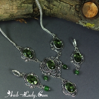 تشكيلة راقية من المجوهرات الراقية بالحجر الأخضر تزيدك أناقة مثالية