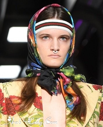تصفيفات شعر العارضات فى عرض أزياء Gucci تصفيفات شعر العارضات فى عرض أزياء Gucci