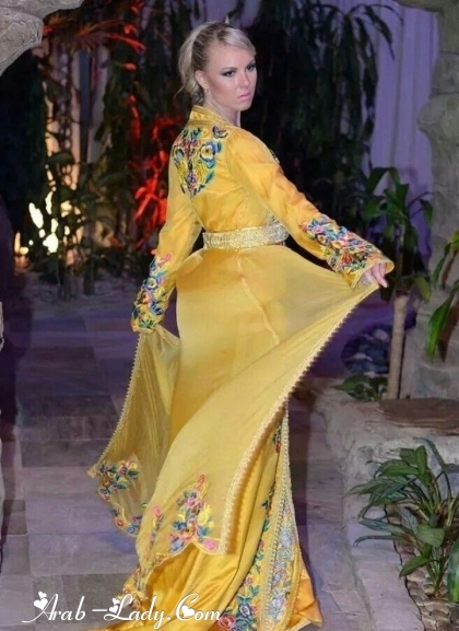 تشكيلة راقية من القفطان المغربي بالألوان الفاتحة لأناقة صيفية مميزة
