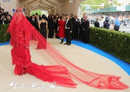 بالصور| أسوأ إطلالات النجمات في حفل Met Gala 2017