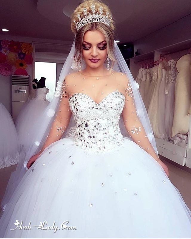 بالصور و الفيديو | أحدث موضة لفساتين زفاف
