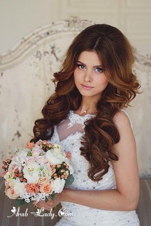 توجي جمالك يوم الزفاف بأروع تسريحات شعر العروس الخريفية