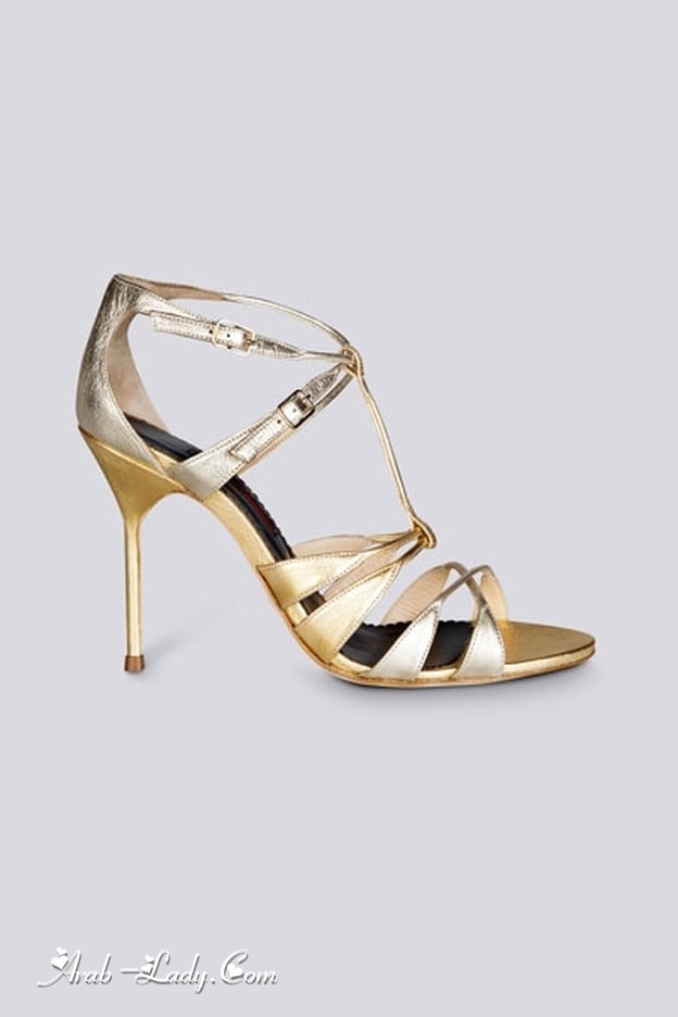 جمالية الفضي والذهبي تتألق في إطلالات الأحذية الربيعية