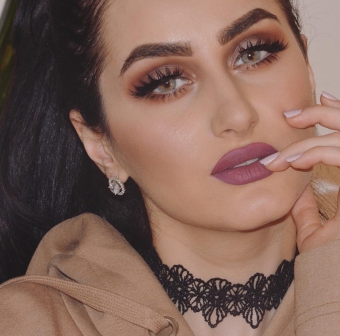 خبيرة التجميل السعودية نورة بوعوض تتألق في عالم المكياج