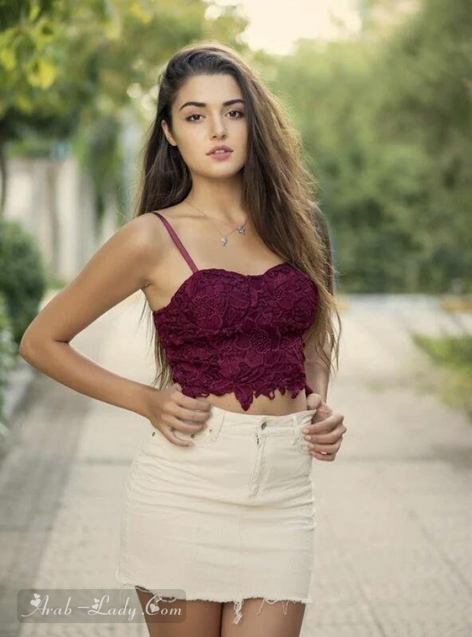 الجميلة التركية سيلين تأسر قلوب الشباب العربي