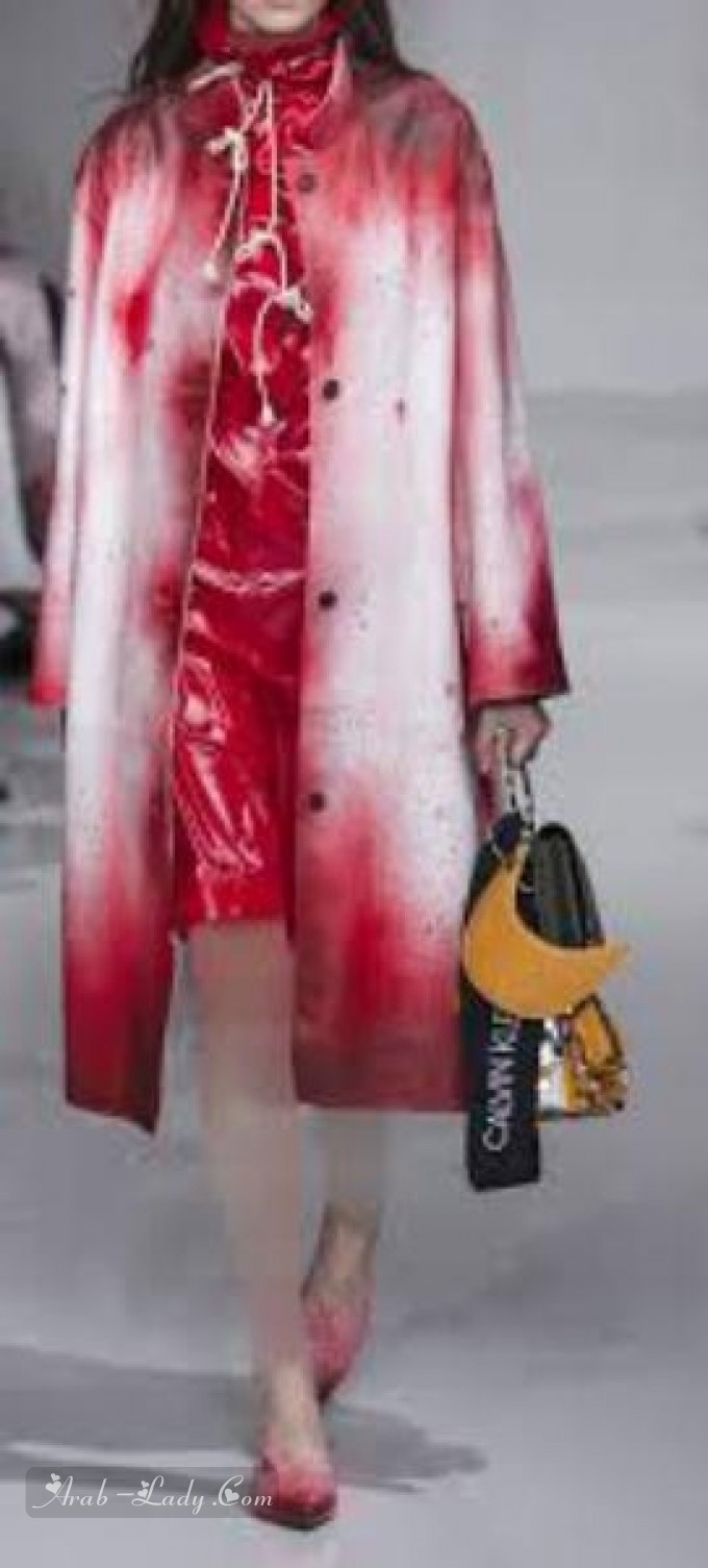 أحدث صيحات موضة ملابس الشتاء باللون الأحمر وطرق تنسيقها