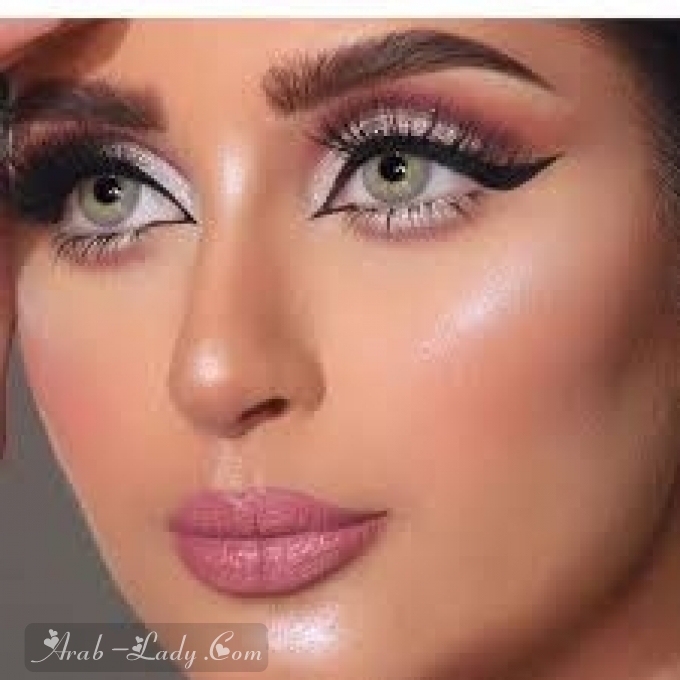 مكياج 2021 ونصائح خبيرة التجميل السعودية منى النعمان وكيفية عمل مكياج نحت الوجه