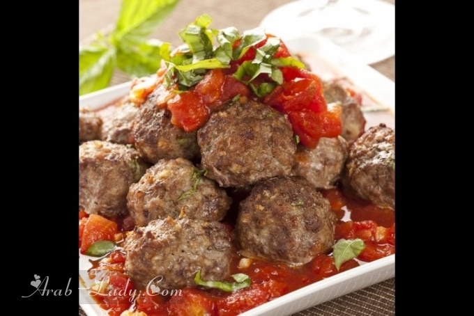 طريقة تحضير كرات اللحم مع شوربة الطماطم