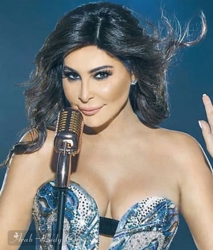 اليسا ملكة ما زالت تحافظ على تألقها وإطلالاتها الناعمة