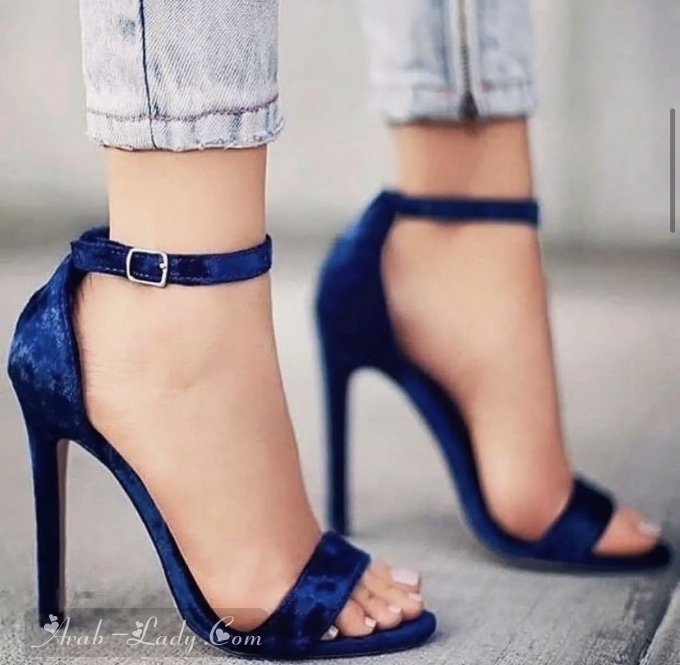 احذية كعب عالي باللون الأزرق الرائع