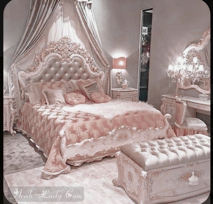مفارش السرير اللامعة جمالها لا يقاوم