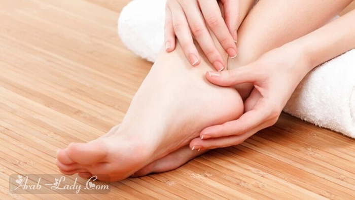 خلطة الملح السحرية لتنعيم وتوريد الأقدام وعلاج تشققاتها