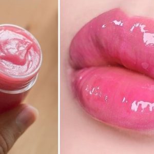 شفاه بارزة وناعمة ووردية اللون إليك أروع وأنجح فيلر طبيعي من صنع يديك